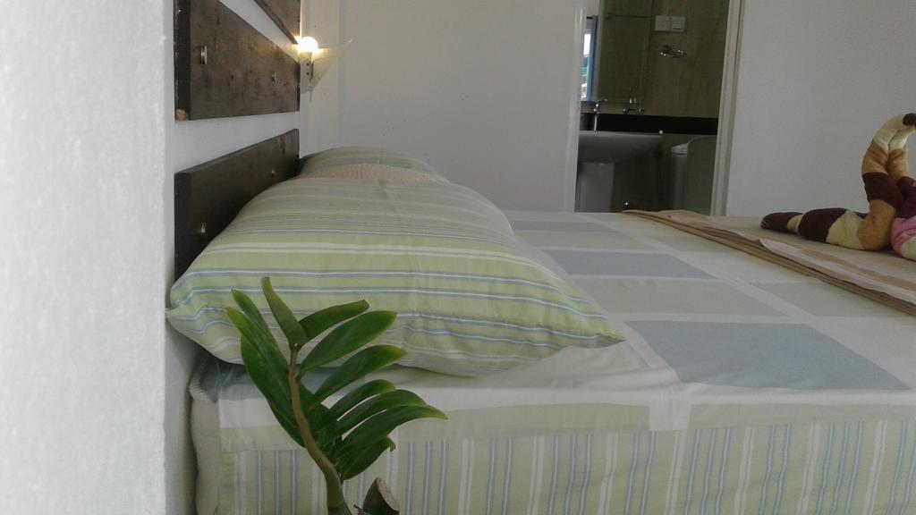 Petit Guest House Негомбо Екстериор снимка